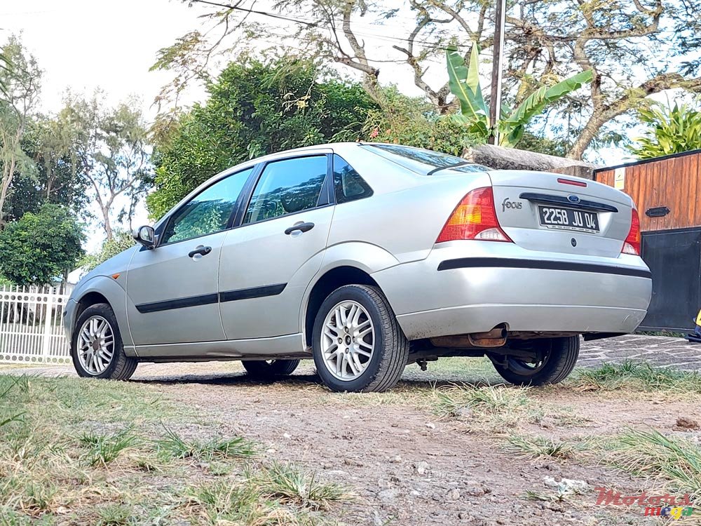 2004' Ford Focus photo #6