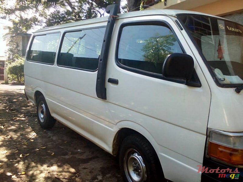 1998' Toyota HiAce photo #3