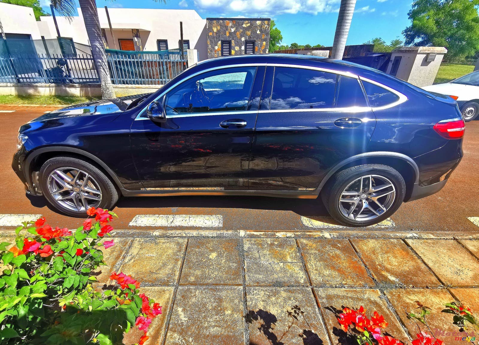 2017' Mercedes-Benz GLC 250 photo #4