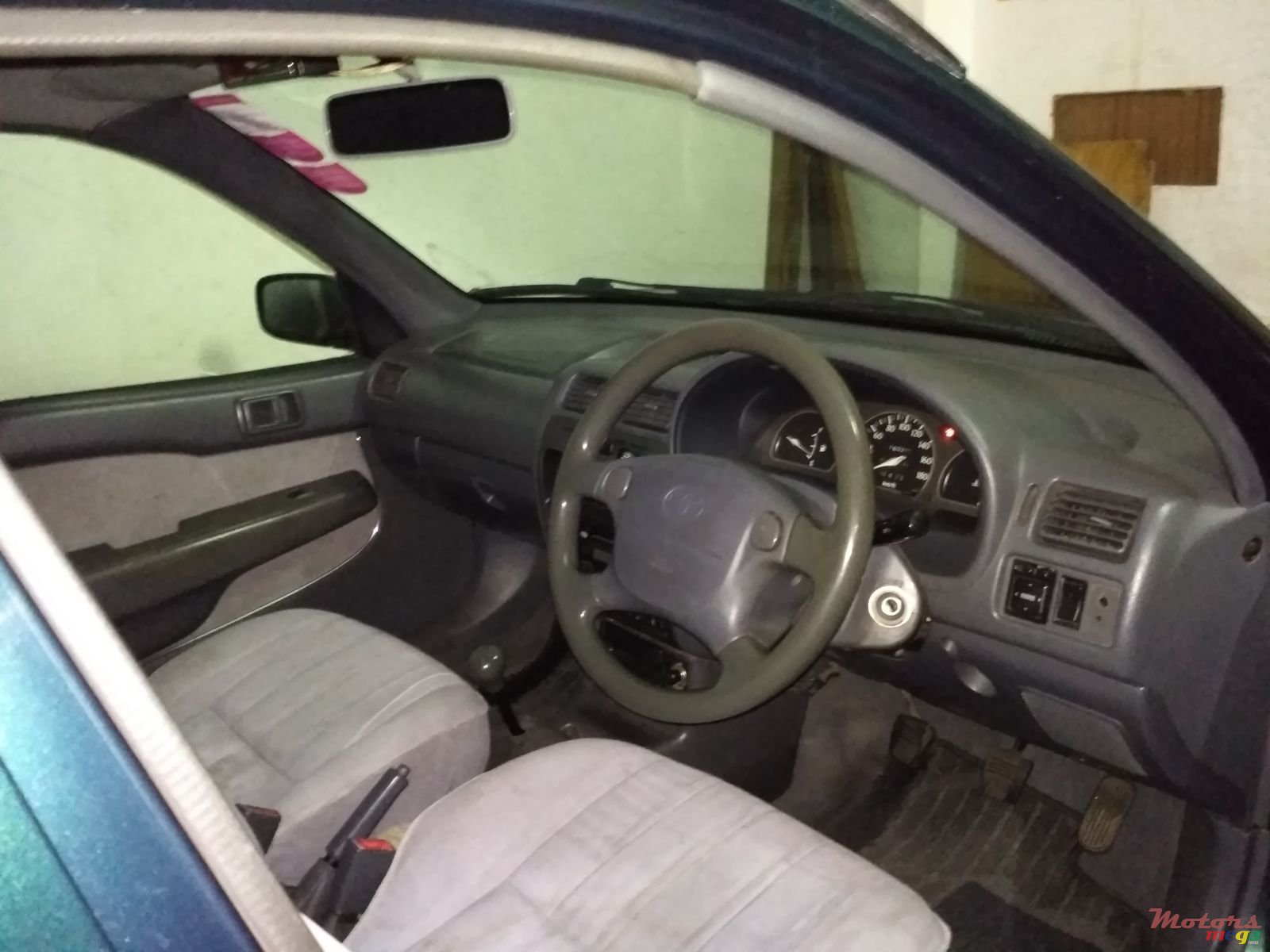 1997' Toyota Starlet Carat photo #5