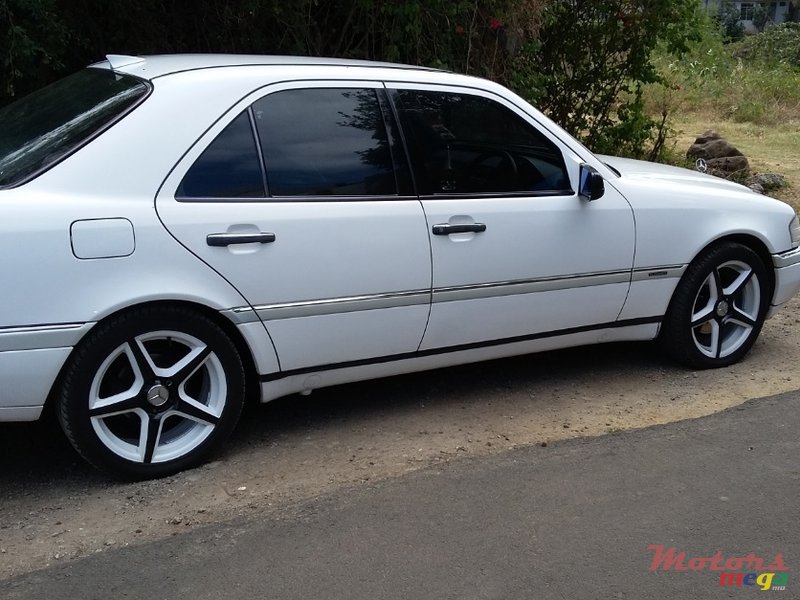 1995' Mercedes-Benz C 200 photo #3