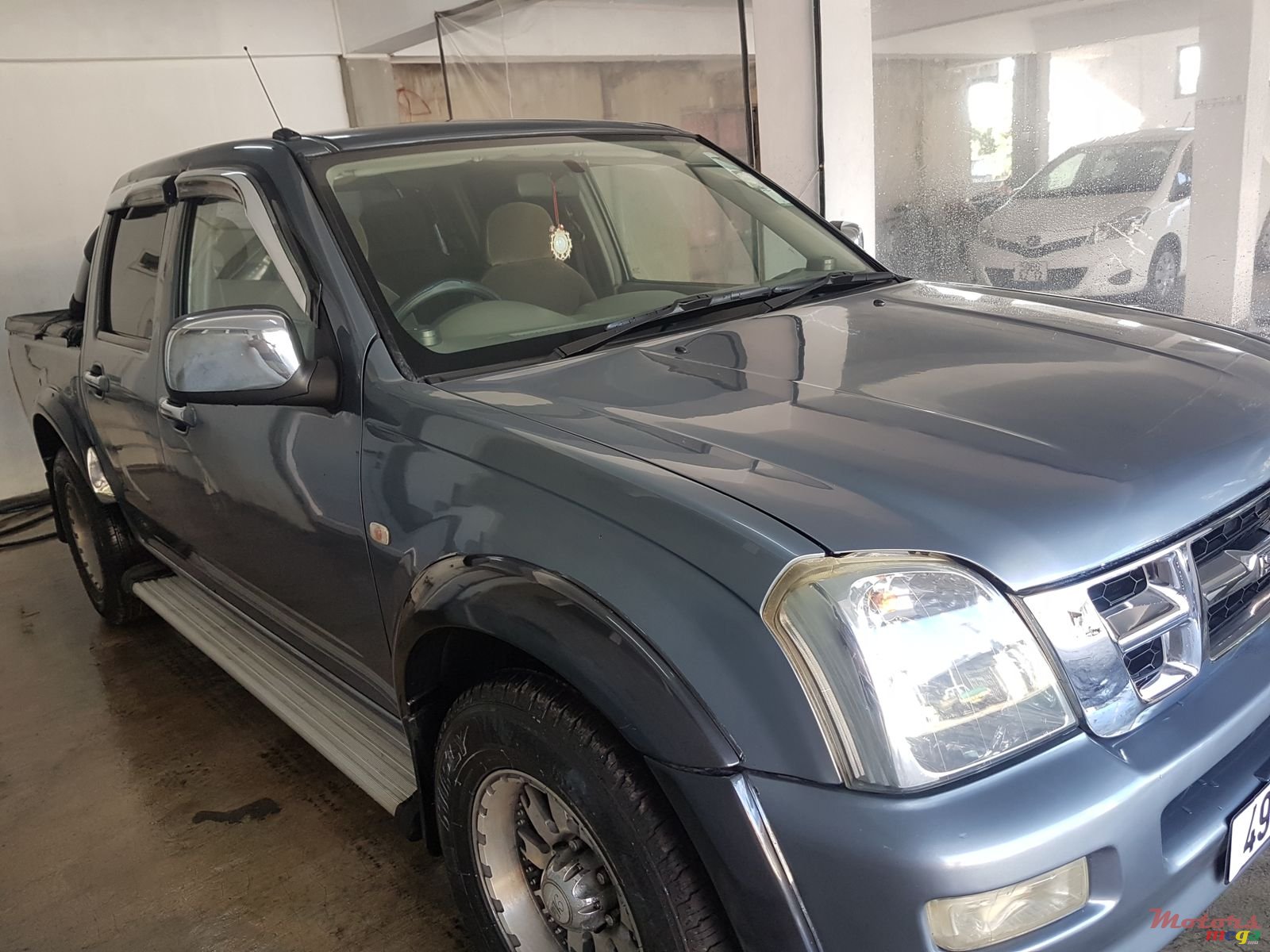 2004' Isuzu D-Max photo #1