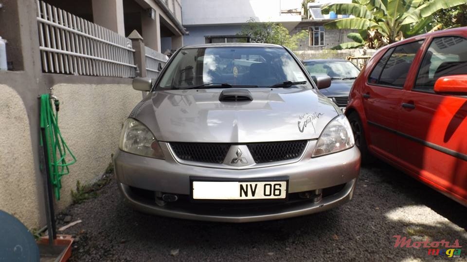 2006' Mitsubishi Lancer GLX photo #1