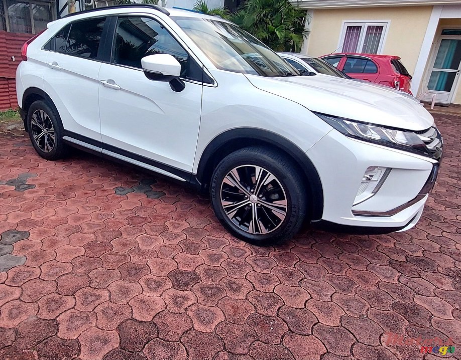 2019' Mitsubishi Eclipse Cross photo #2
