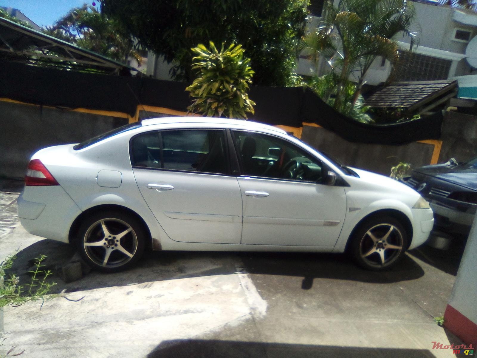 2005' Renault Megane RS photo #1