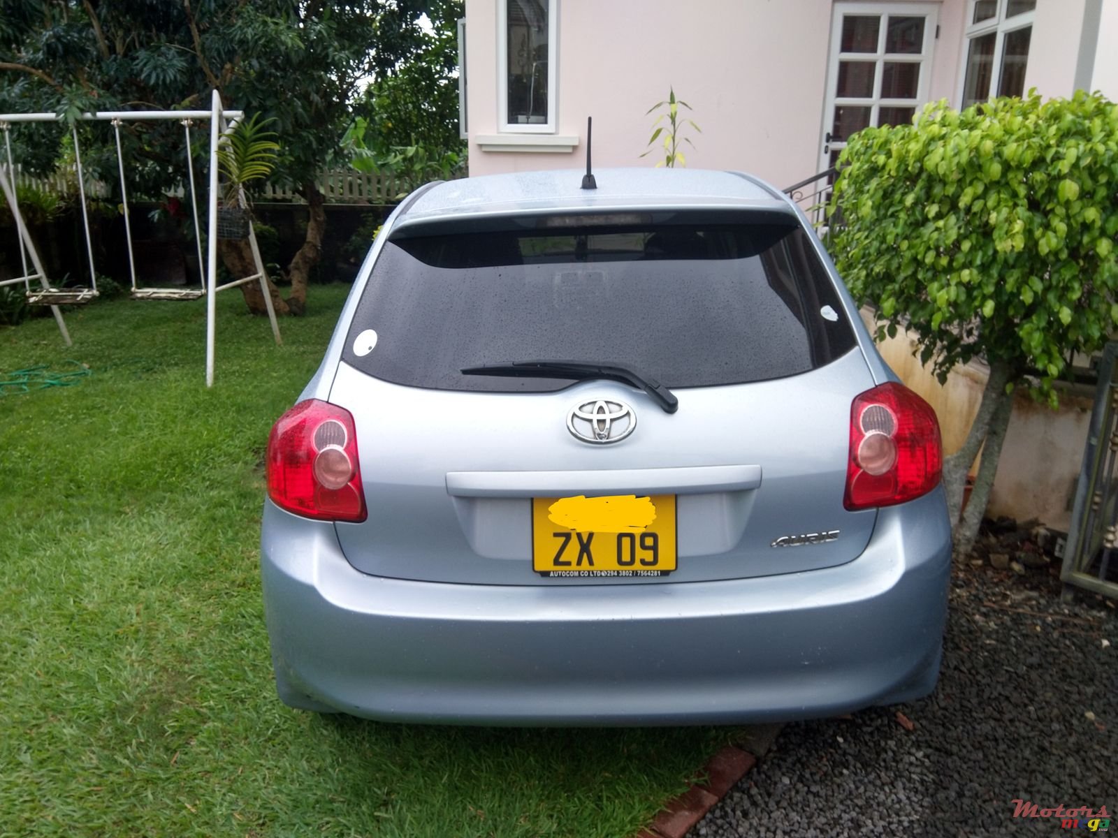 2009' Toyota Auris photo #5