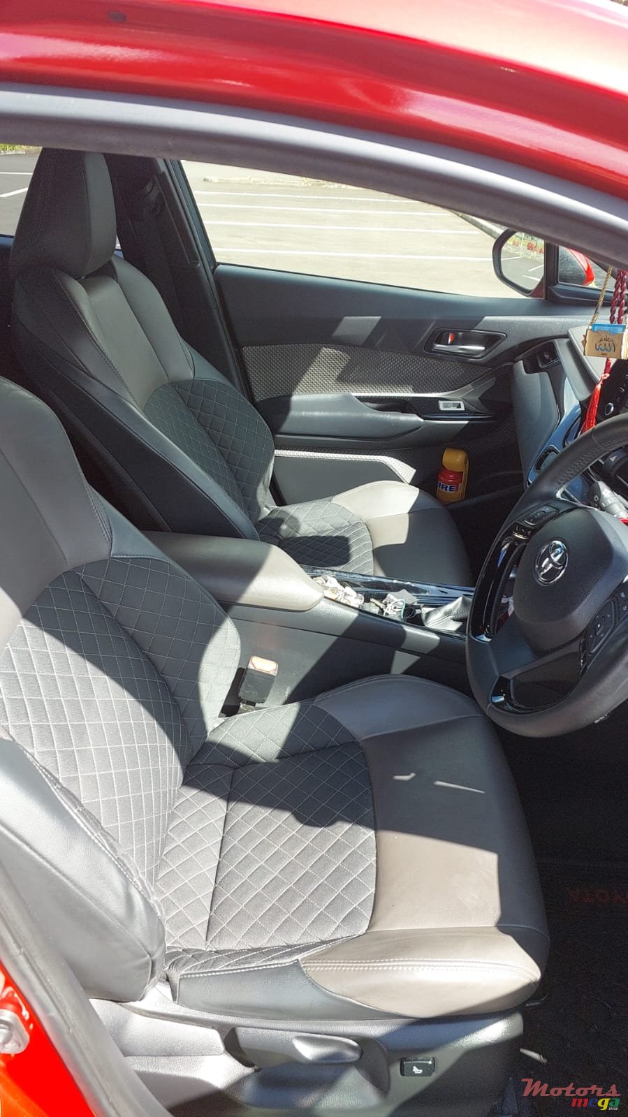 2020' Toyota C-HR photo #6