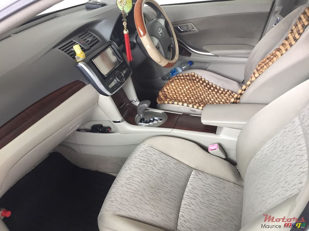 2011' Toyota Allion photo #5