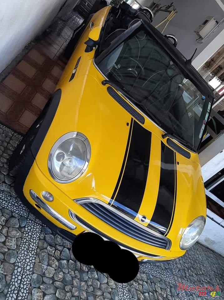 2010' MINI Cooper Cabriolet photo #4