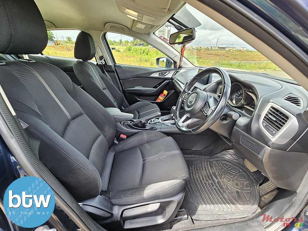 2018' Mazda 3 photo #5