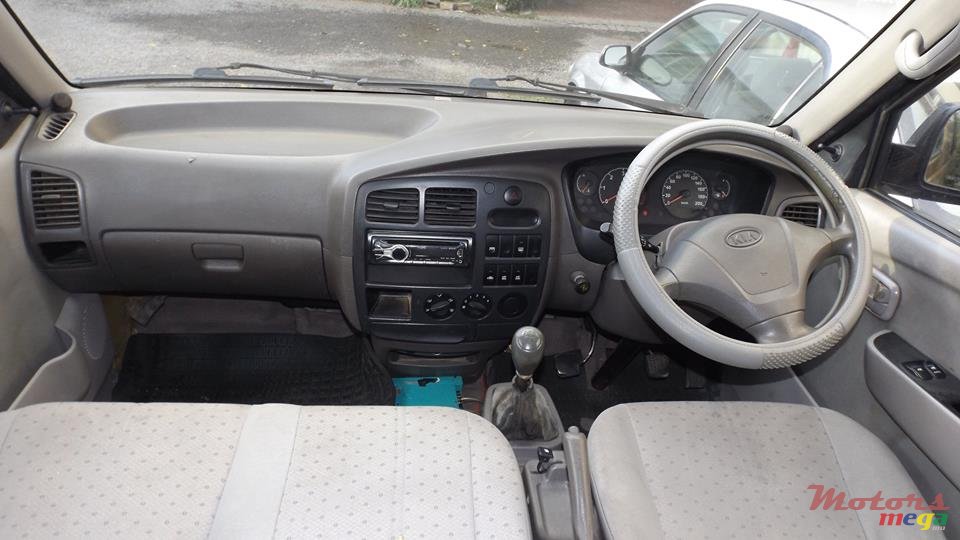 2005' Kia Pregio photo #5