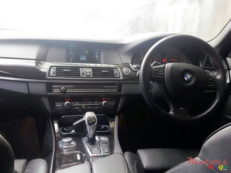 2012' BMW 520 photo #6