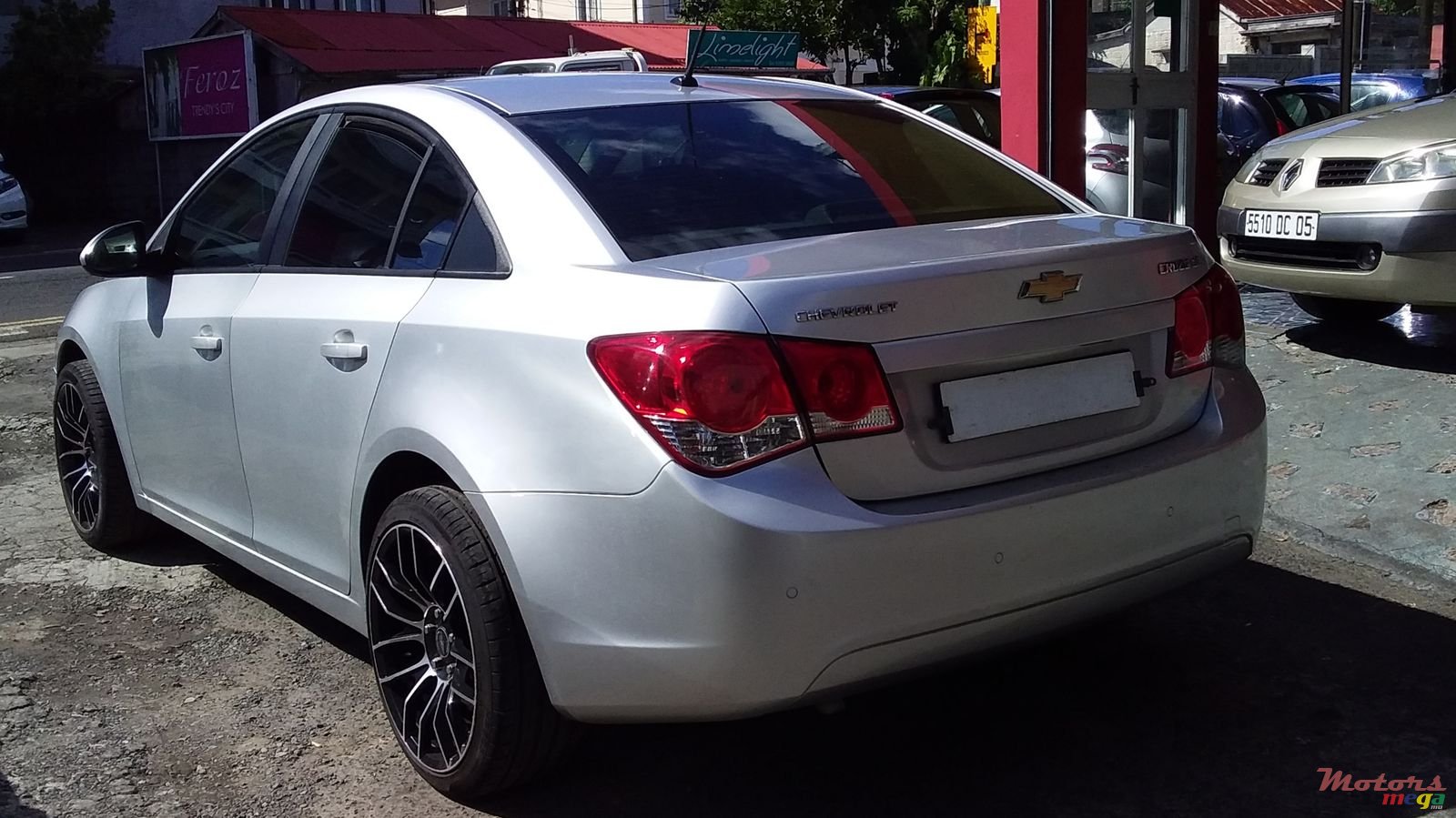 2010' Chevrolet Cruze photo #4