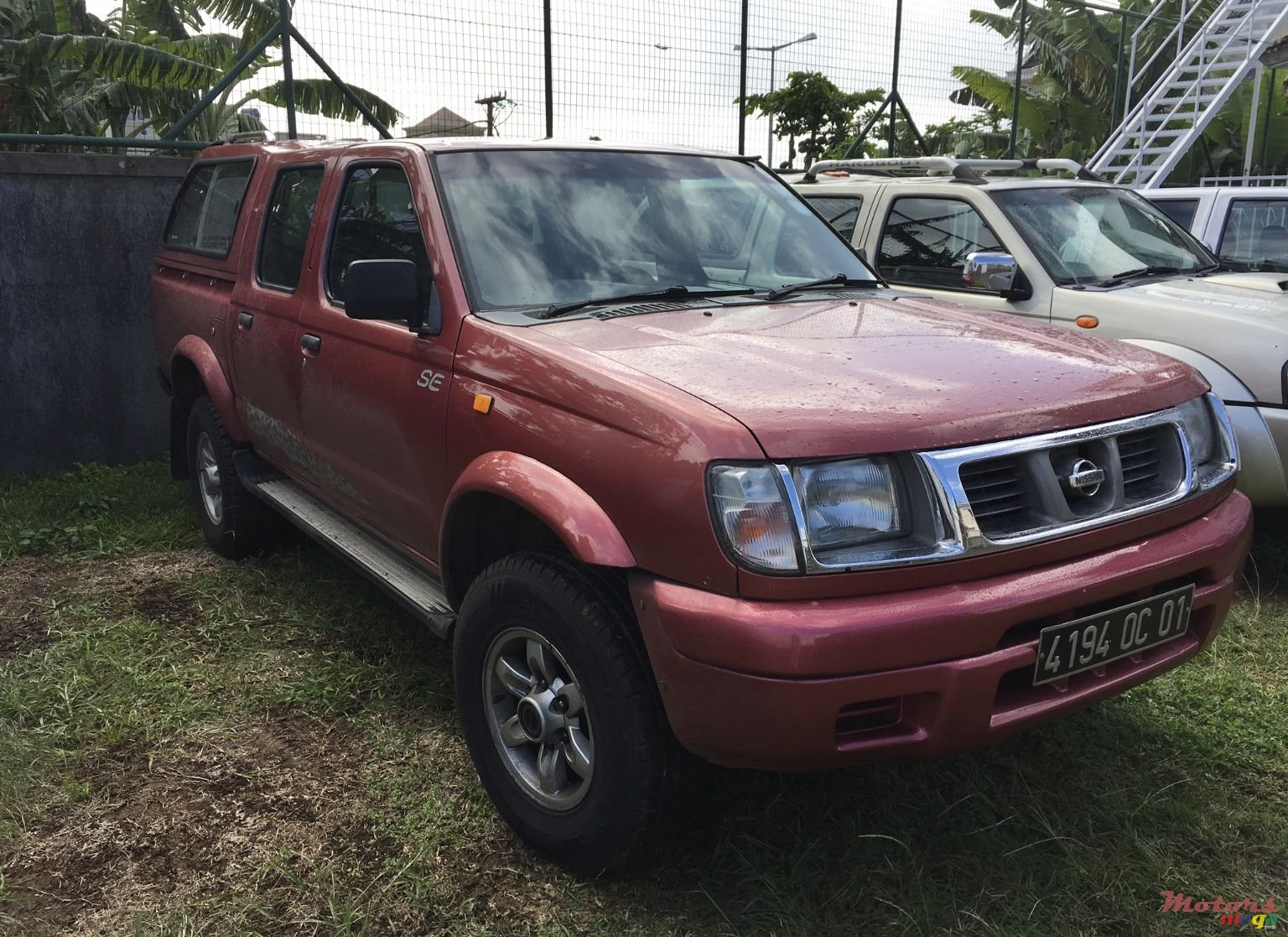 2001' Nissan photo #2