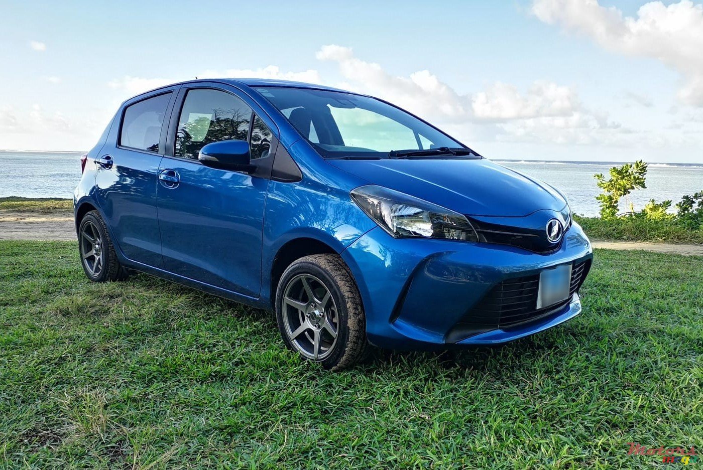 2016' Toyota Vitz original japan photo #1