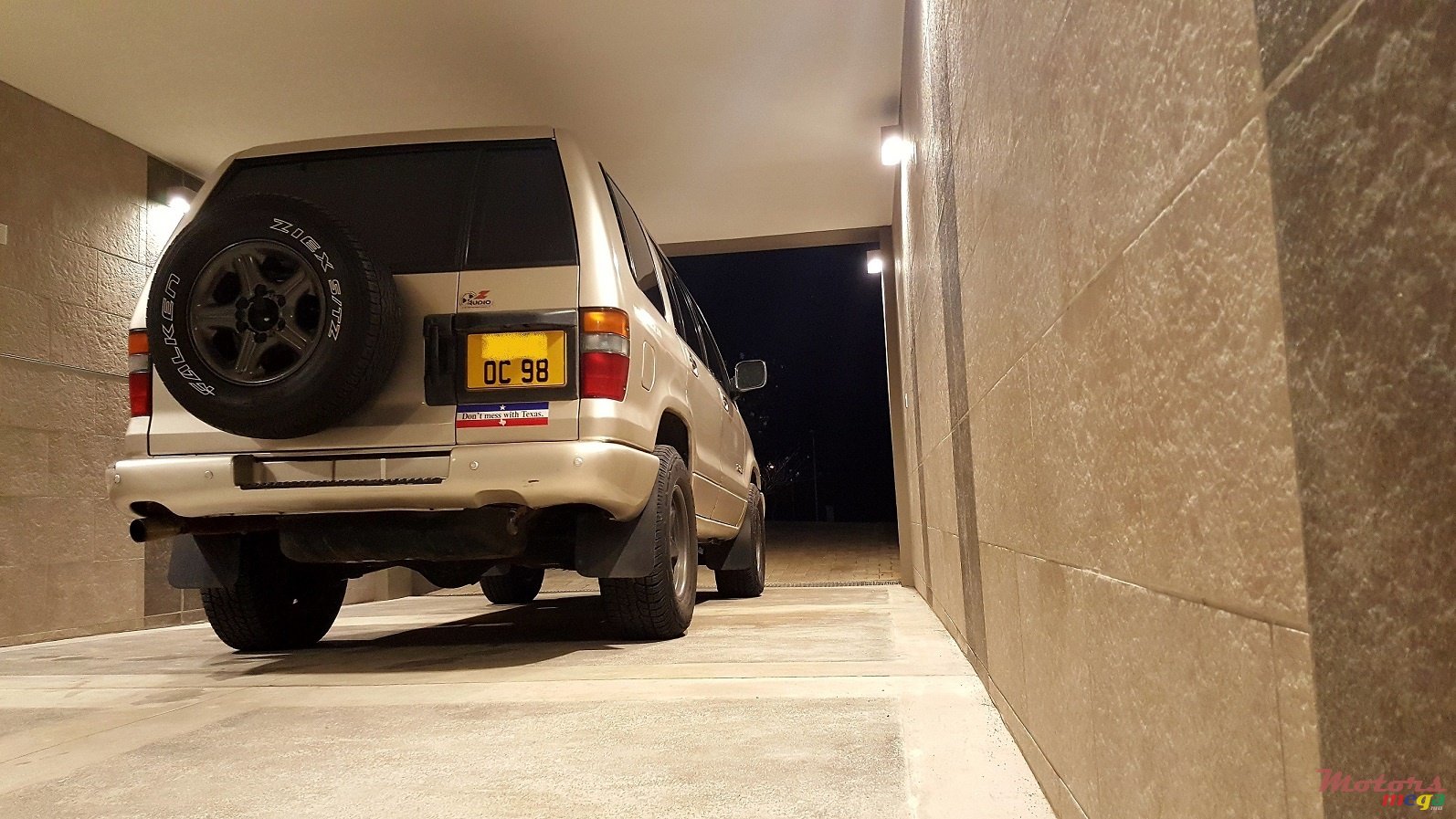 1998' Isuzu Trooper photo #2