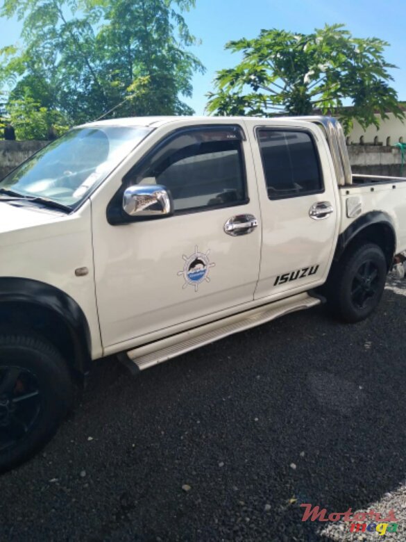 2003' Isuzu D-Max photo #1