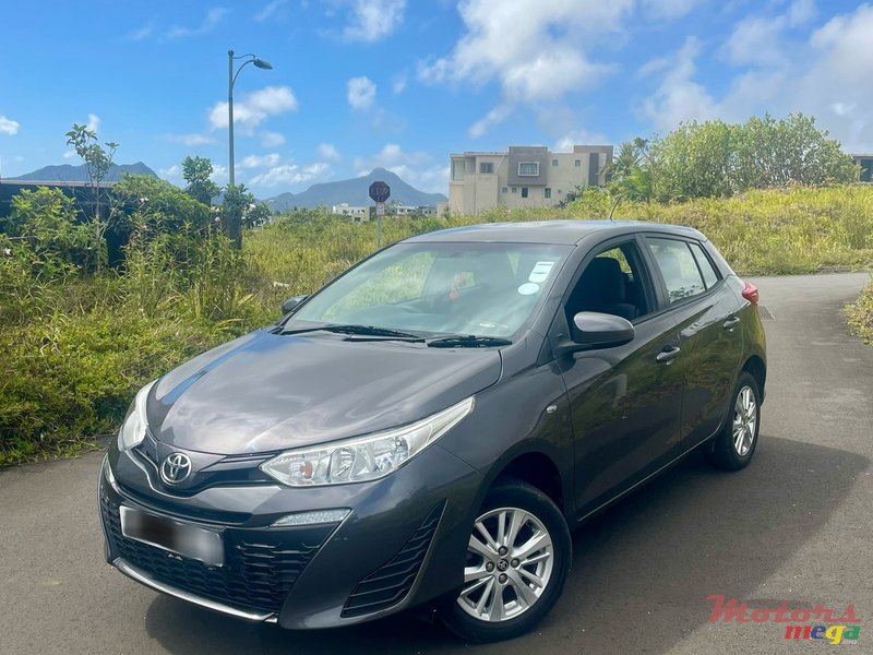 2018' Toyota Yaris Hatchback photo #1