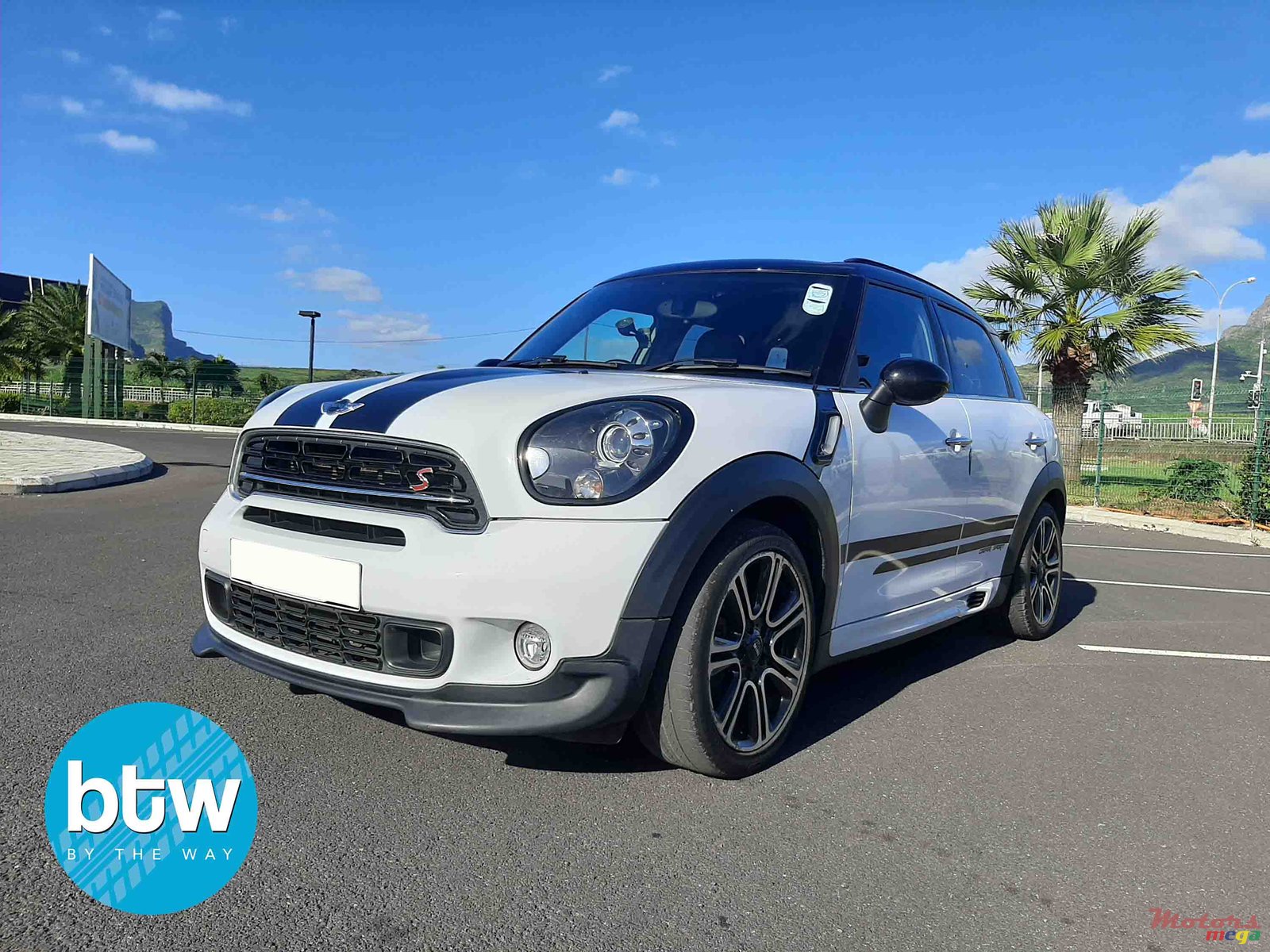 2015' MINI Cooper Countryman photo #2