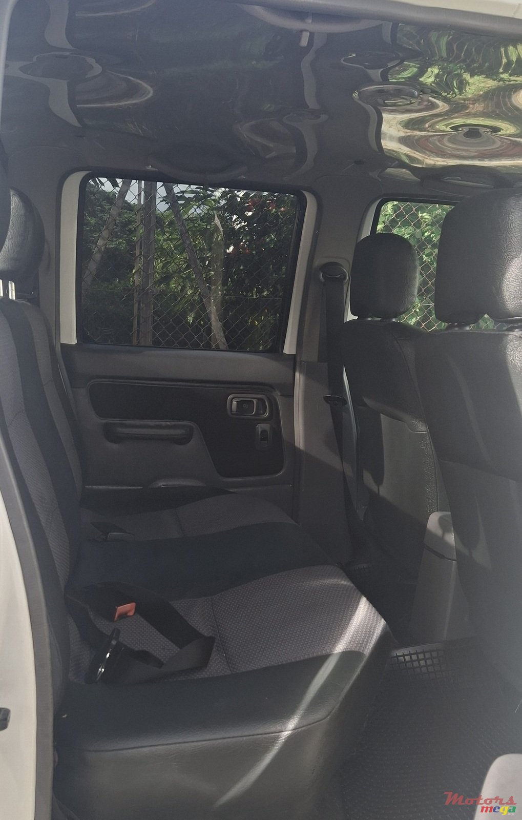 2016' Nissan Hardbody photo #2