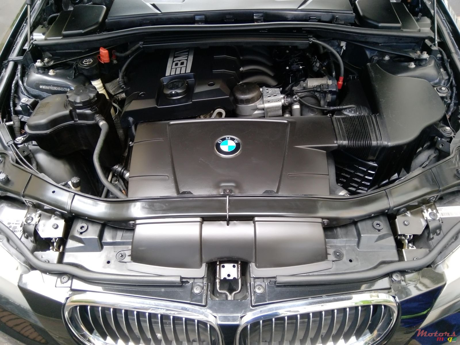 2008' BMW 3 Series photo #1