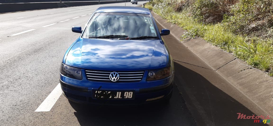 1998' Volkswagen Passat photo #1