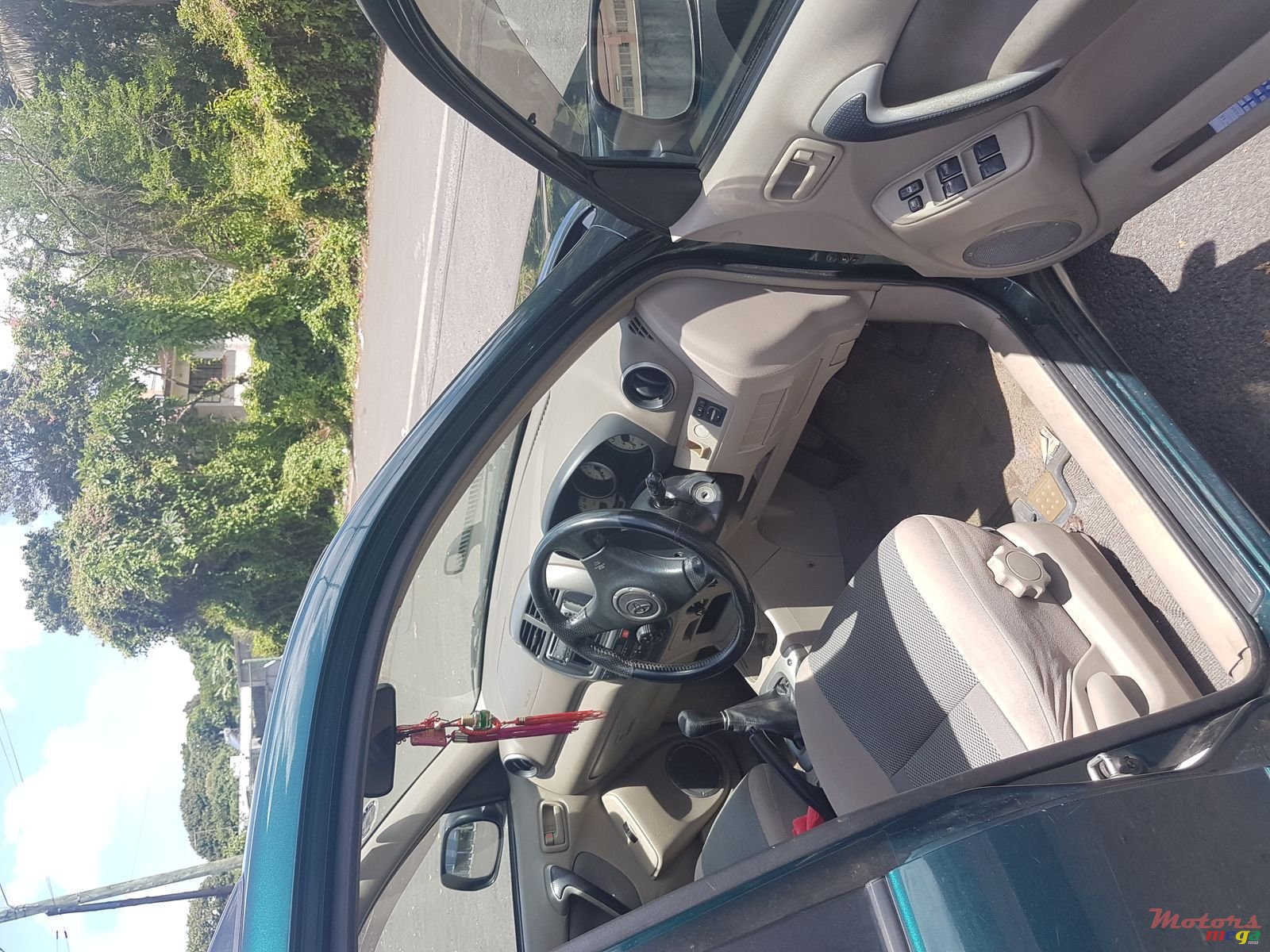 2000' Toyota RAV4 photo #4