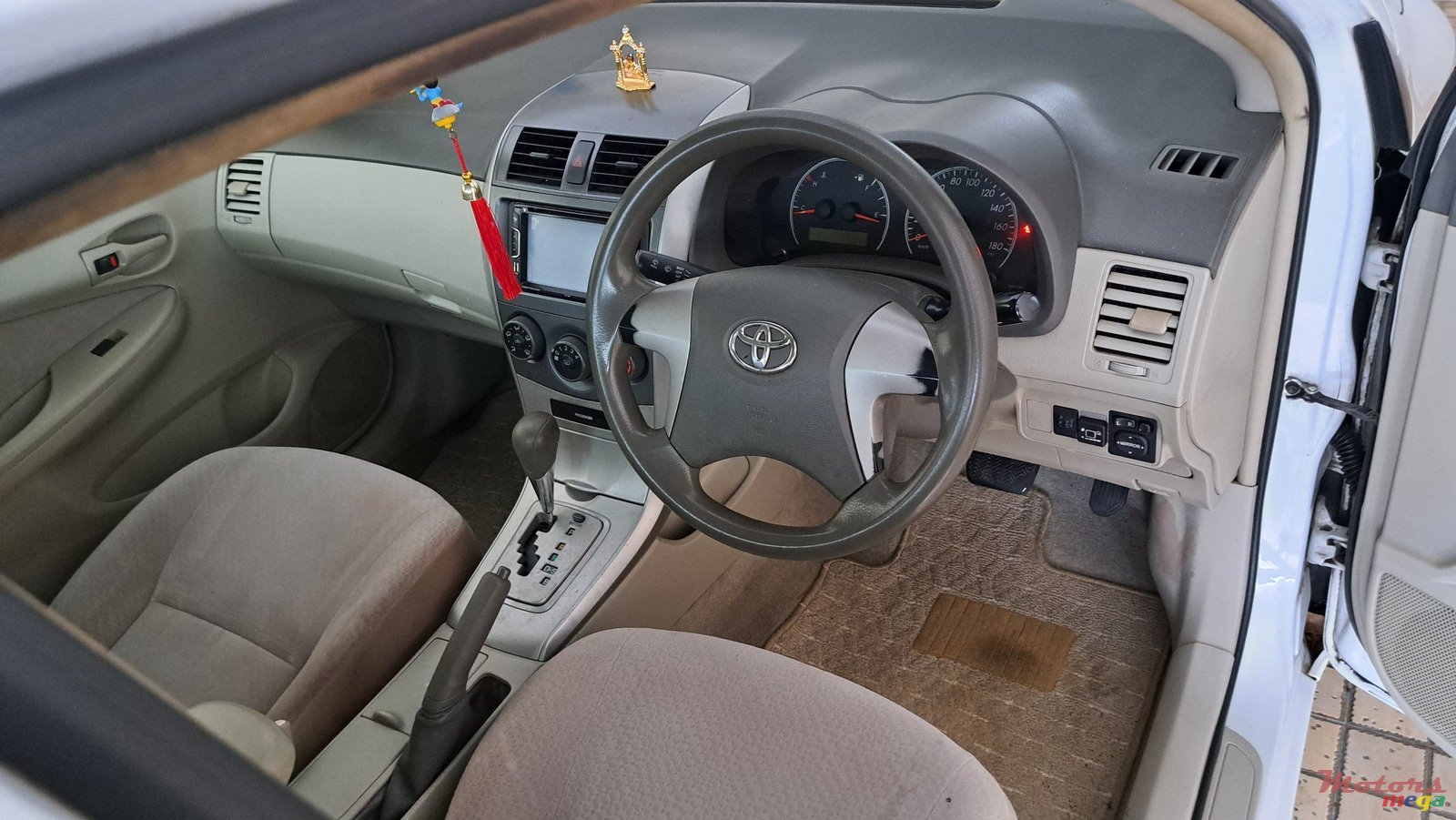 2011' Toyota photo #5