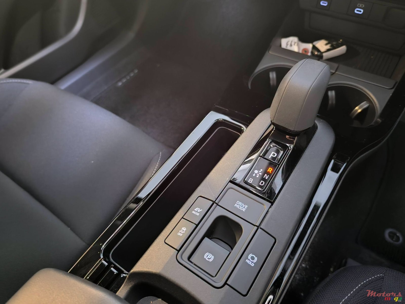 2023' Toyota Prius photo #6