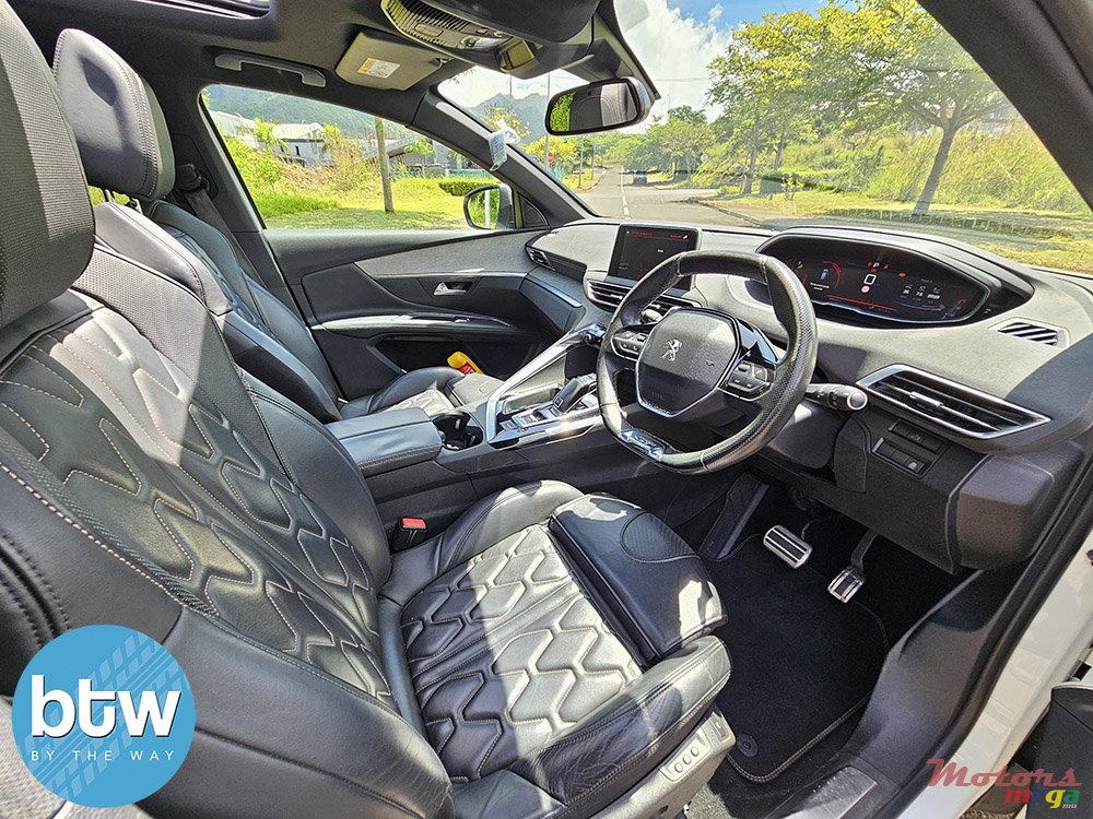 2018' Peugeot 3008 GT photo #5