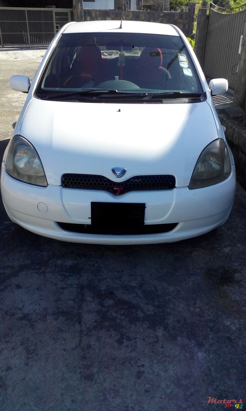 2000' Toyota Vitz photo #2