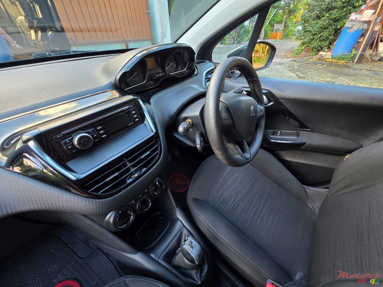 2017' Peugeot 208 photo #4