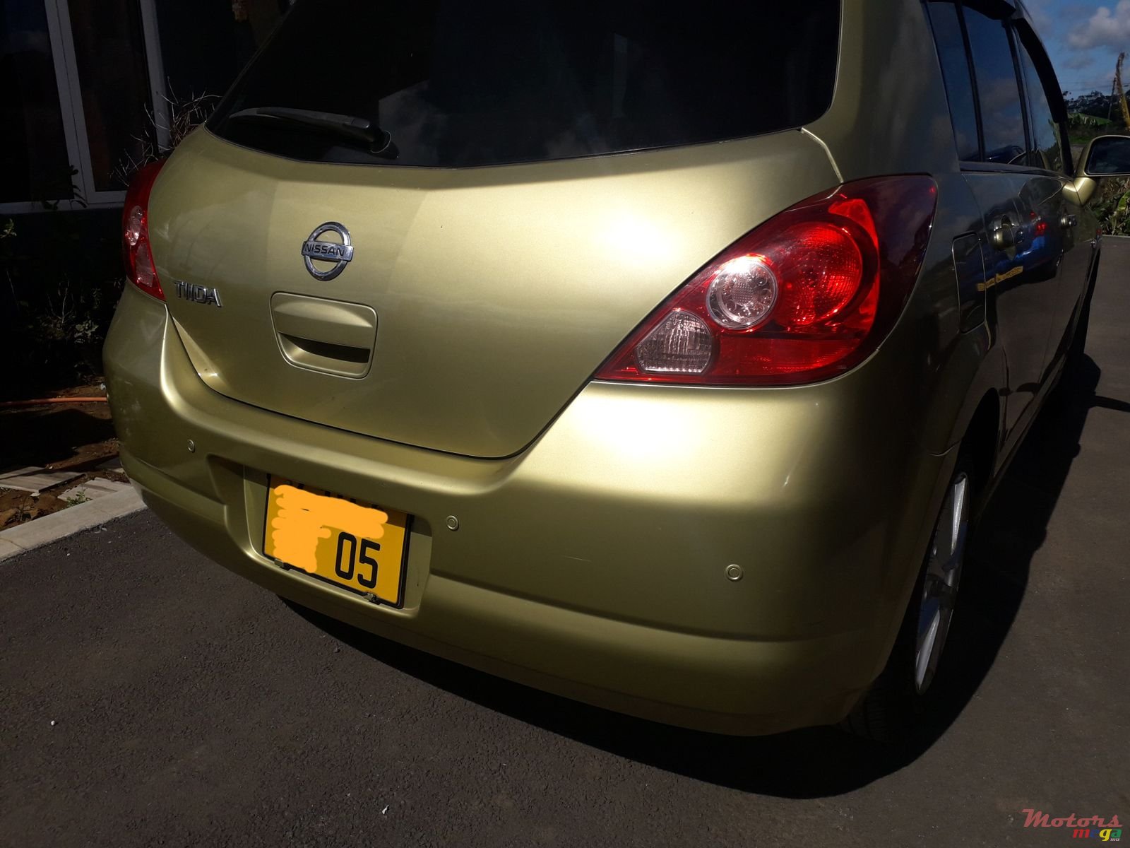 2005' Nissan Tiida H/Back photo #2