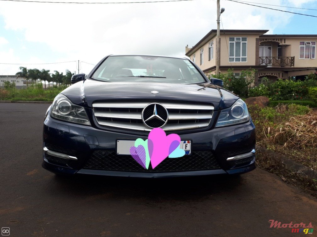 2011' Mercedes-Benz C-Class 180 photo #2