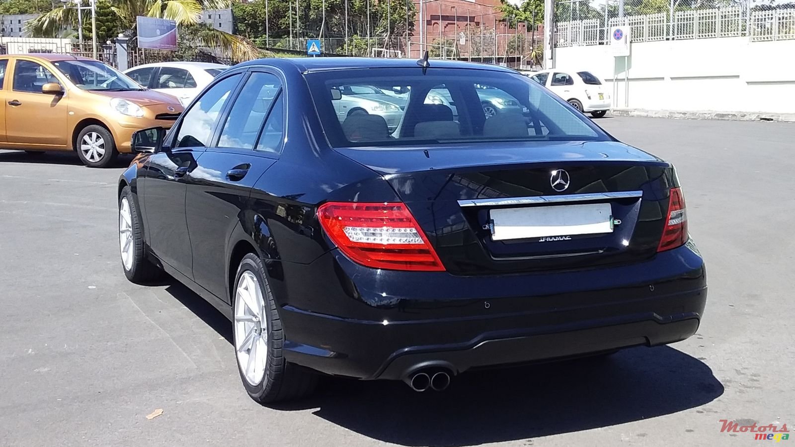 2013' Mercedes-Benz C-Class C180 photo #3