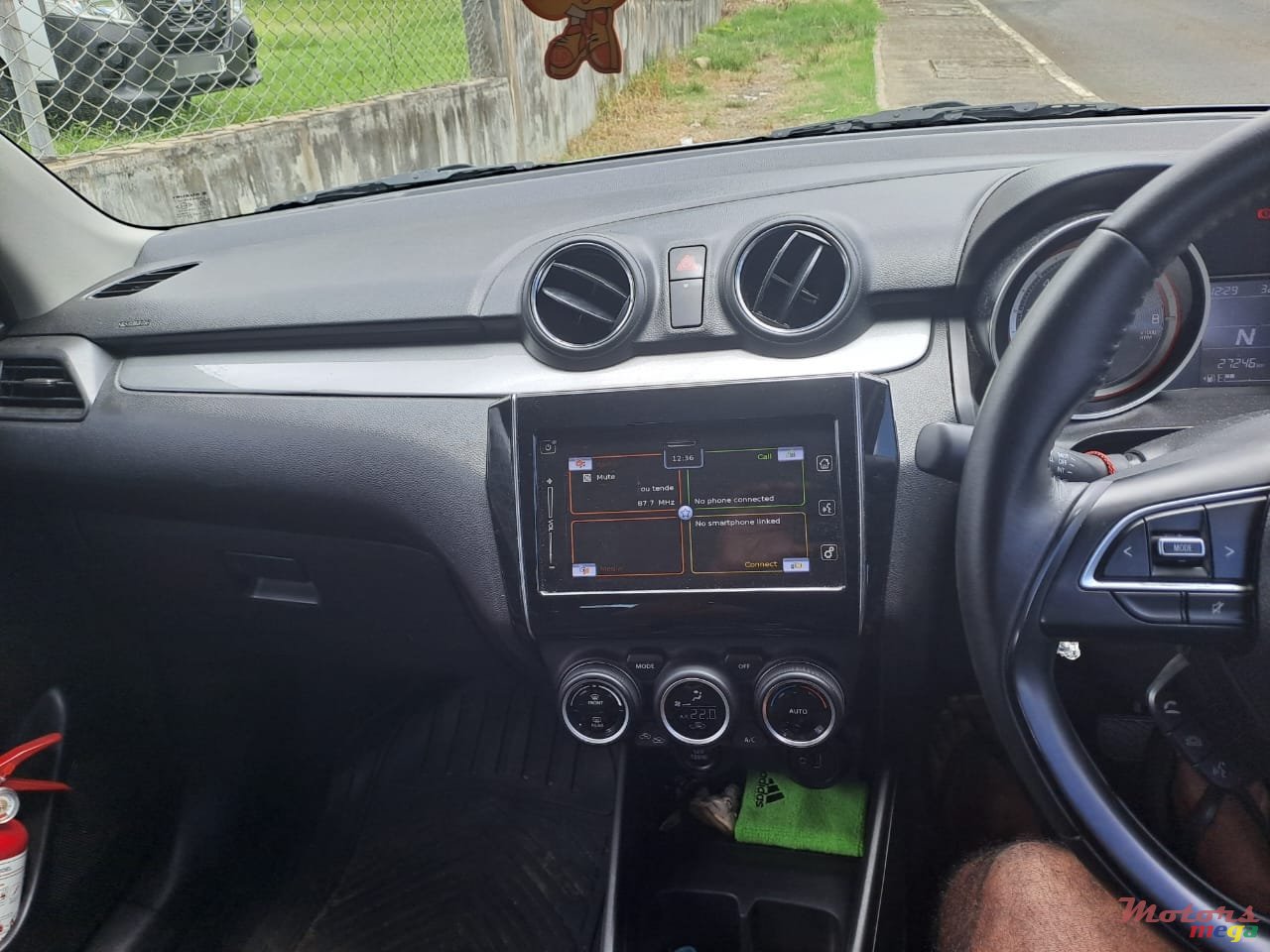 2021' Suzuki Swift photo #6