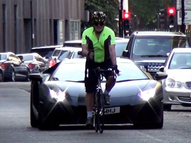 Cyclist Puts Lambo Aventador Driver in His Place