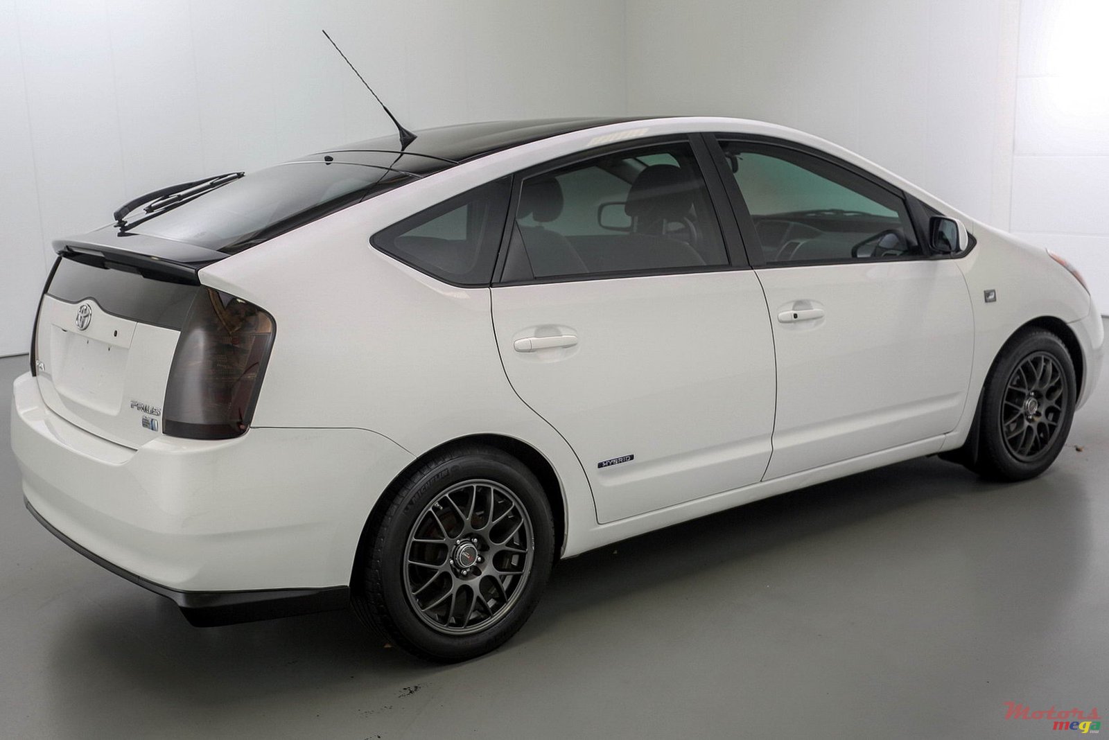 2009' Toyota Prius photo #1
