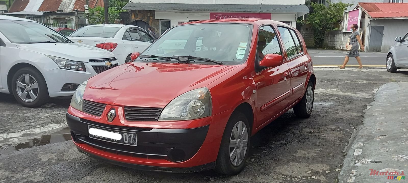 2007' Renault Clio photo #2