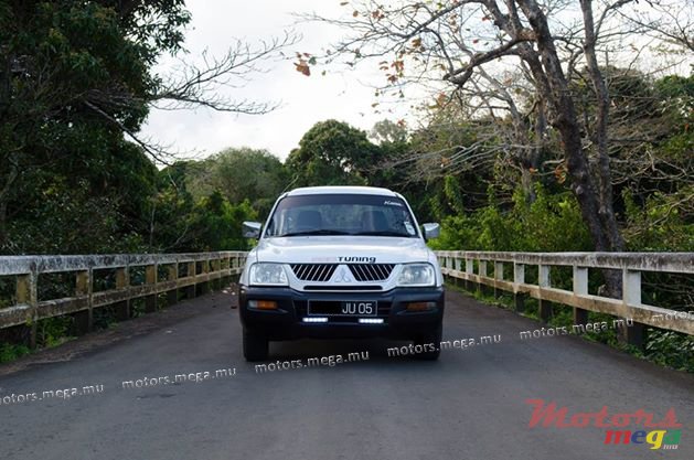 2005' Mitsubishi L300 none photo #2