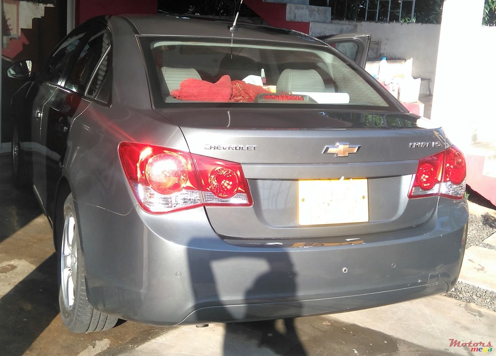 2010' Chevrolet Cruze photo #3