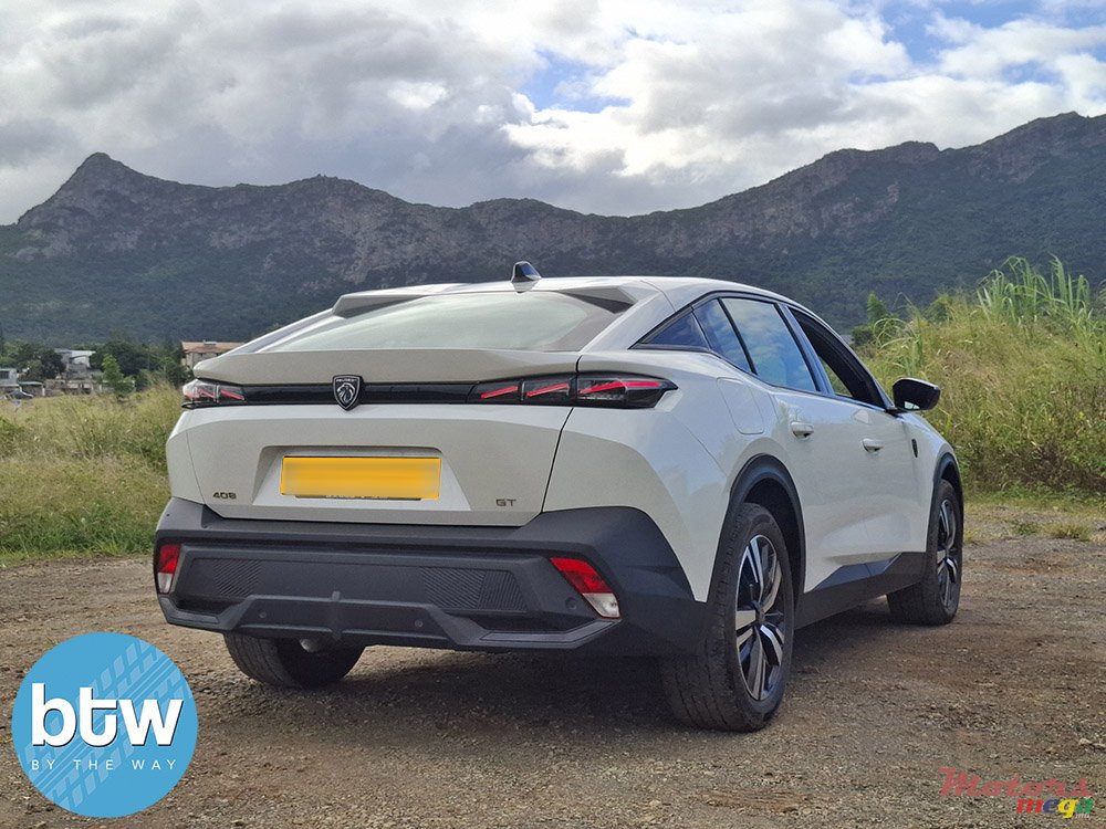 2023' Peugeot 408 GT photo #3