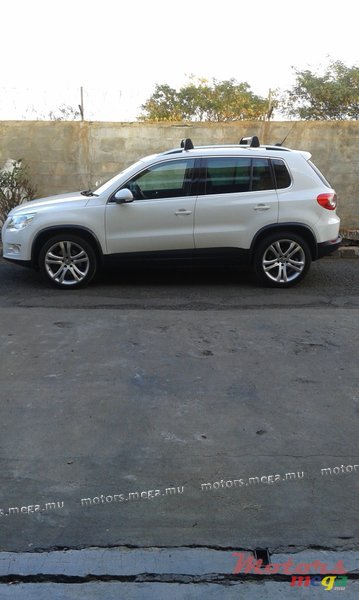 2009' Volkswagen Tiguan TSI photo #5