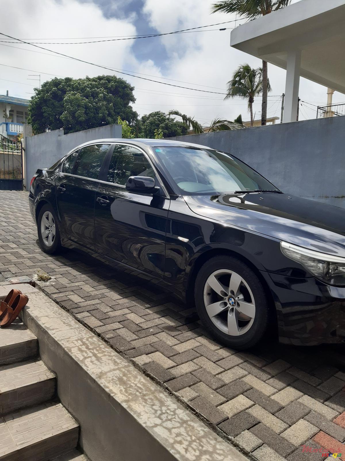 2009' BMW 520 E60 photo #1