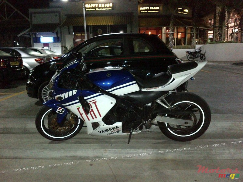 1996' Yamaha FZ 750 photo #2