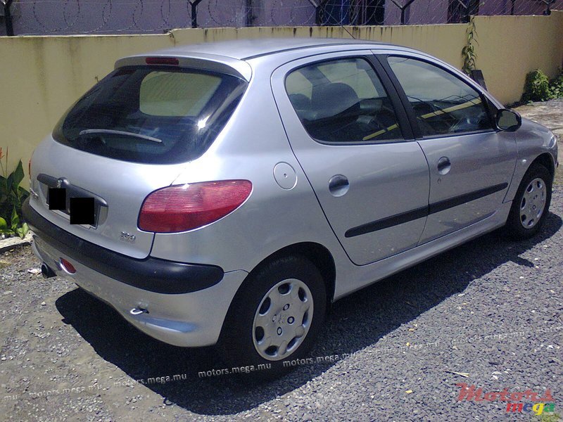 1999' Peugeot 206 photo #2