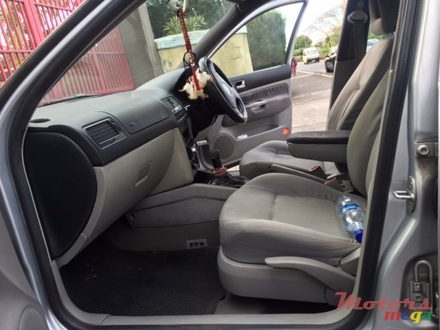 2001' Volkswagen Bora photo #6