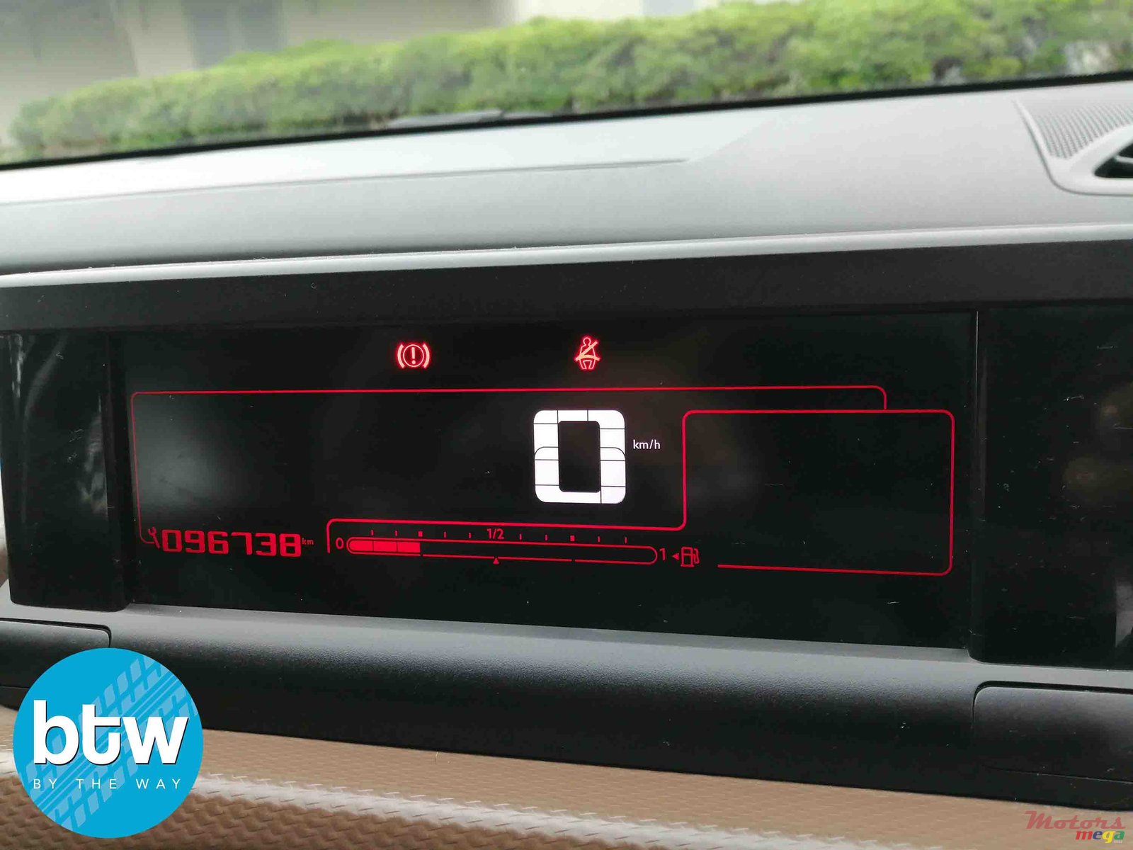 2015' Citroen C4 Cactus photo #7