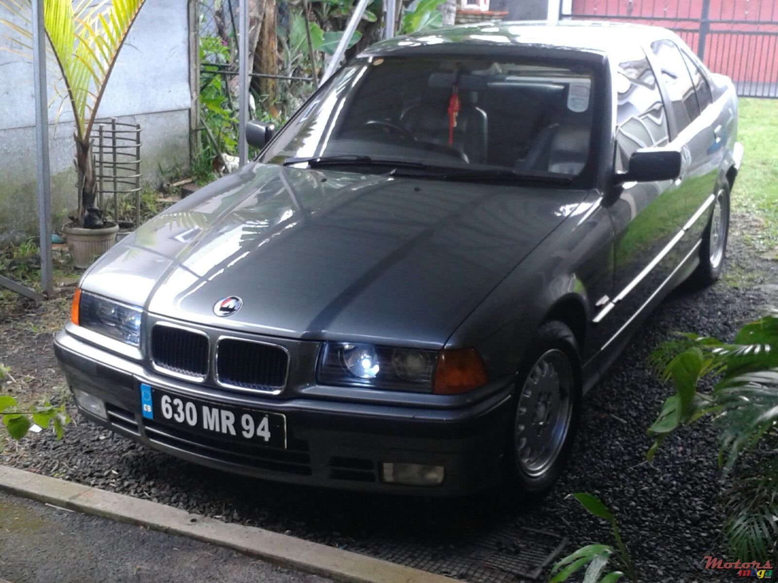 1994' BMW 318 photo #1