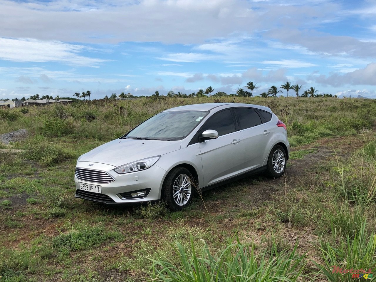 2017' Ford Focus Titanium photo #1